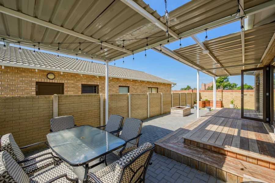 2 Bedroom Property for Sale in Sherwood Eastern Cape